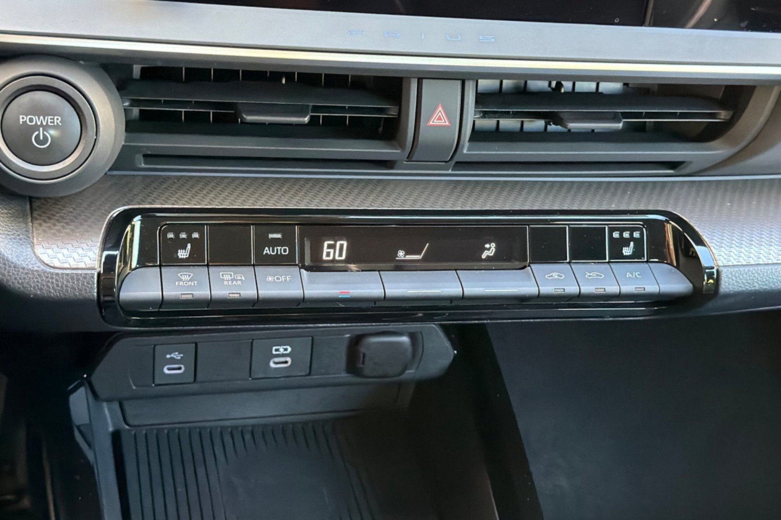 Used 2024 Toyota Prius XLE FWD image 20
