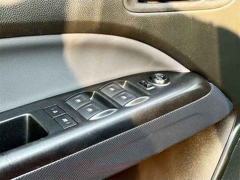 Used 2021 Chevrolet Colorado Z71 image 17