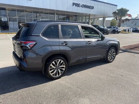 Used 2025 Subaru Forester Touring w/ Popular Package - Touring AWD/4WD image 3