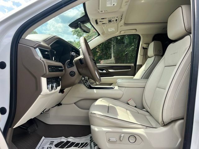 Used 2021 GMC Yukon Denali w/ Denali Premium Package AWD/4WD image 16