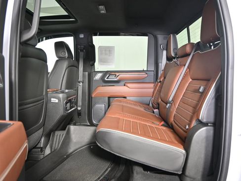 Used 2025 GMC Sierra 3500 Denali Ultimate AWD/4WD image 18