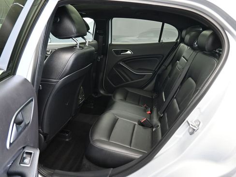 Used 2019 Mercedes-Benz GLA 250 4MATIC image 39