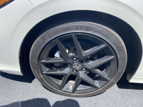 Used 2025 Honda Civic Sport image 9