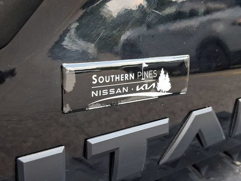 Used 2021 Nissan Titan PRO-4X w/ Pro-4x Convenience Package AWD/4WD image 32