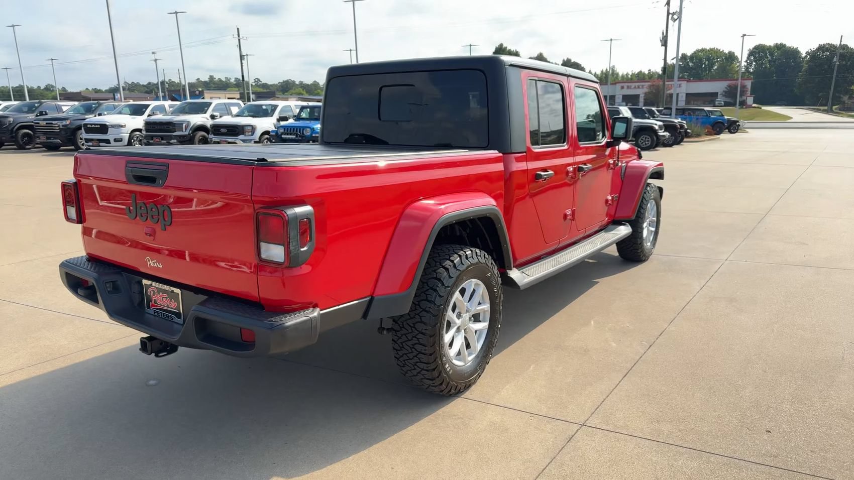 Used 2023 Jeep Gladiator Sport AWD/4WD image 7