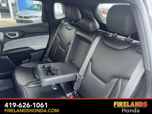 Used 2024 Jeep Compass Latitude image 25