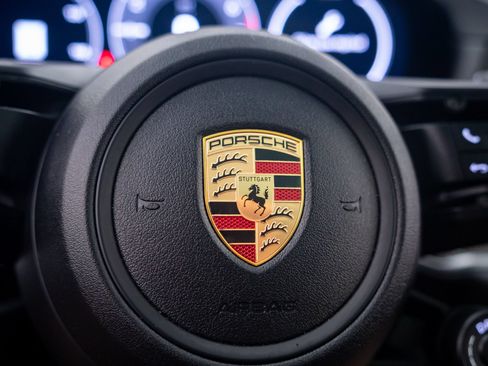 Certified 2025 Porsche Cayenne E-Hybrid Coupe AWD/4WD image 30