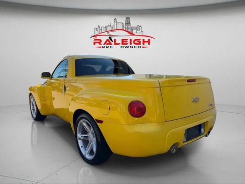 Used 2004 Chevrolet SSR w/ Preferred Equipment Group image 14