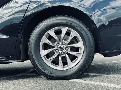 Used 2021 Toyota Sienna LE image 31