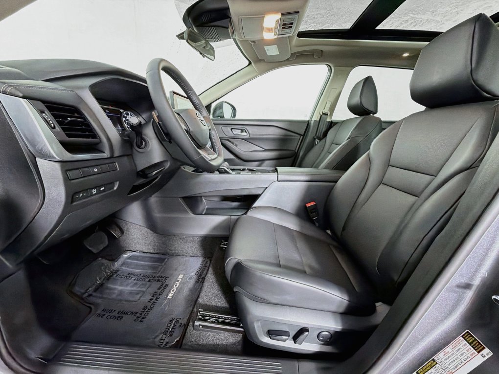 Used 2026 Nissan Rogue Dark Armor FWD image 12