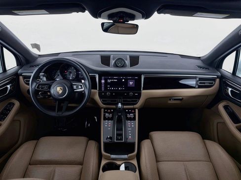 Used 2023 Porsche Macan AWD/4WD image 16