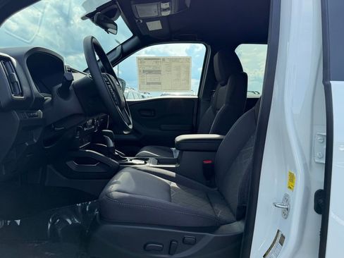 New 2026 Nissan Frontier SV w/ Tow Package AWD/4WD image 11