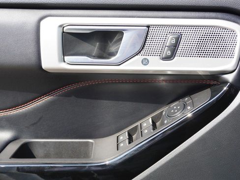 Used 2022 Ford Explorer ST-Line AWD/4WD image 24