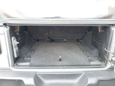 Used 2018 Jeep Wrangler Unlimited Sport S image 27