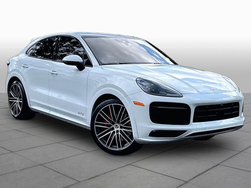 Used 2022 Porsche Cayenne GTS AWD/4WD image 3