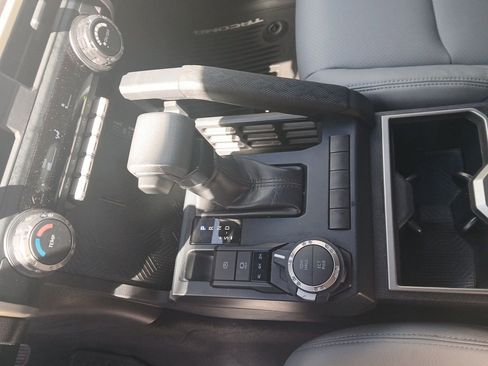 Used 2025 Toyota Tacoma SR5 AWD/4WD image 25