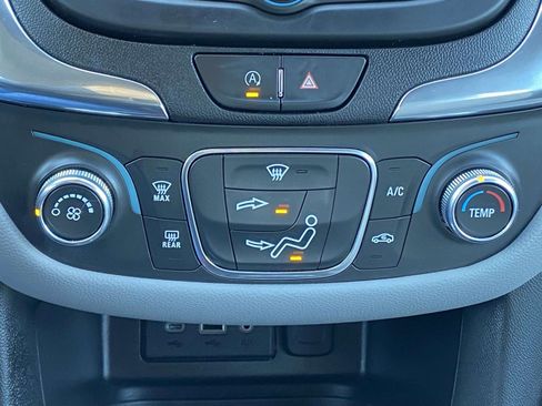 Used 2022 Chevrolet Equinox LS image 28