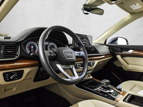 Certified 2022 Audi Q5 2.0T Premium Plus w/ Premium Plus Package image 10