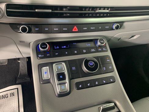 Used 2024 Hyundai Palisade SEL FWD image 25