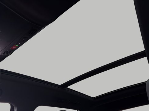 Used 2021 Volkswagen Tiguan SE R-Line image 24