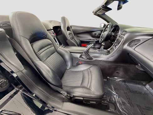 Used 2001 Chevrolet Corvette Convertible w/ Preferred Equipment Group2 image 23