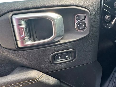 Used 2021 Jeep Wrangler Unlimited Sahara AWD/4WD image 12