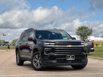 Used 2024 Chevrolet Traverse LT