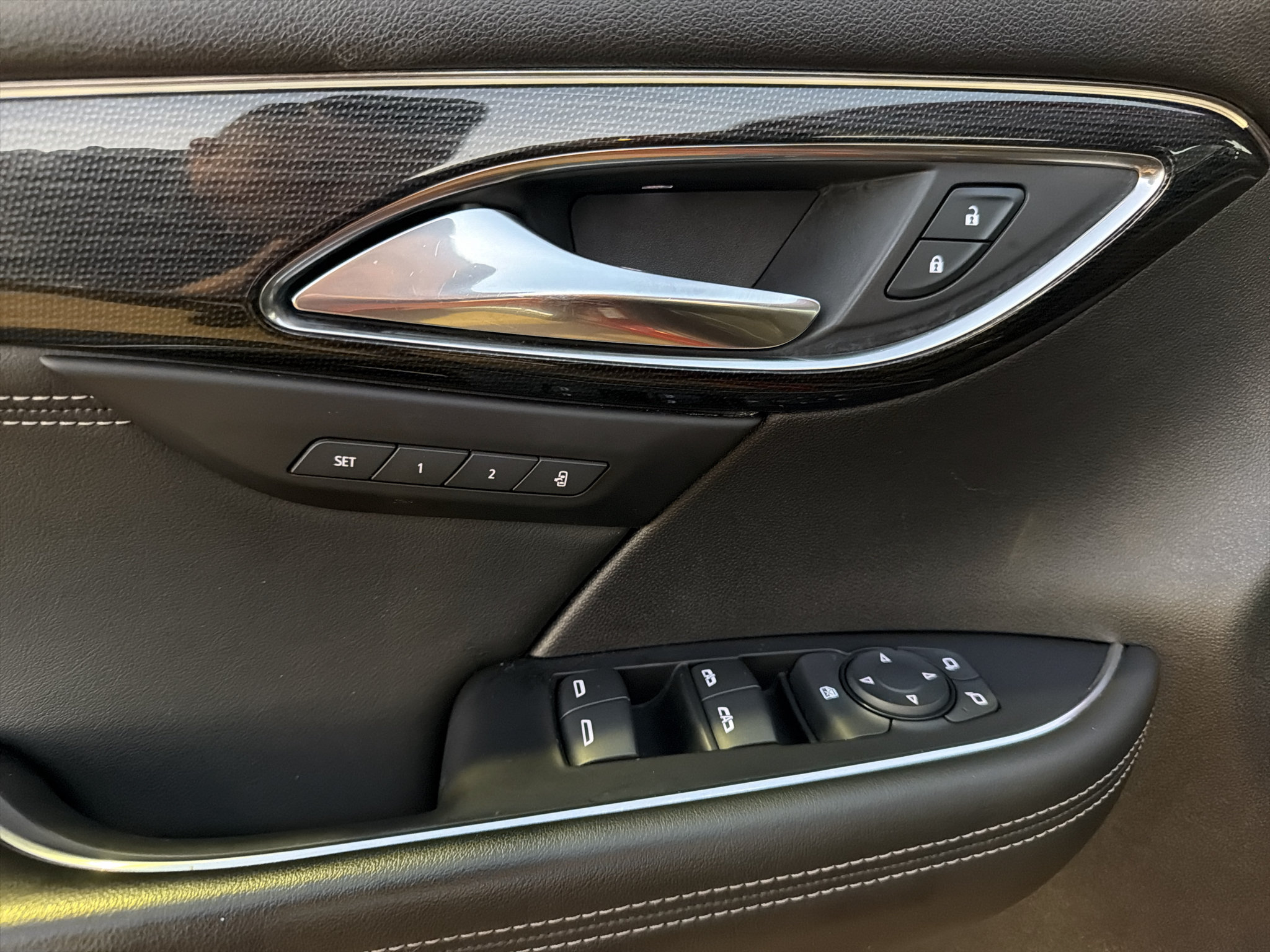 Used 2023 Buick Envision Essence FWD image 13