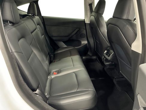 Certified 2023 Tesla Model Y Long Range AWD/4WD image 11