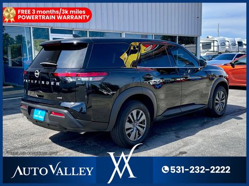 Used 2024 Nissan Pathfinder S image 7