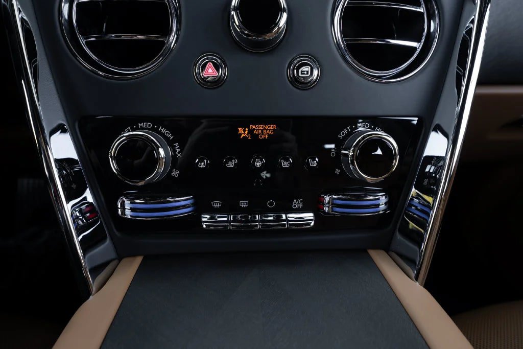 Used 2026 Rolls-Royce Cullinan w/ Cullinan Package AWD/4WD image 46