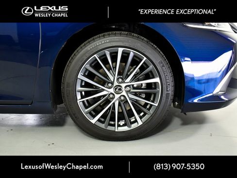 Used 2022 Lexus ES 350 w/ Premium Package image 5