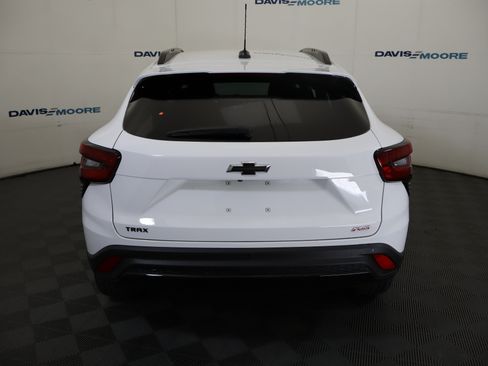 New 2026 Chevrolet Trax RS w/ Sunroof Package FWD image 8