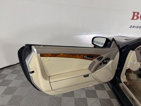 Used 2009 Mercedes-Benz SL 550 image 16