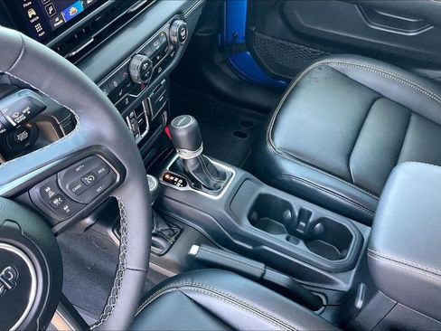 Used 2025 Jeep Gladiator Sport AWD/4WD image 15