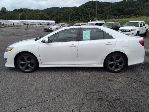 Used 2012 Toyota Camry SE FWD image 5