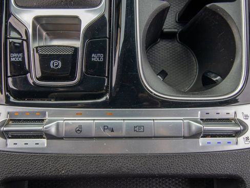 Used 2024 Kia Carnival SX Prestige image 35