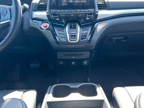 Used 2024 Honda Odyssey Touring image 12