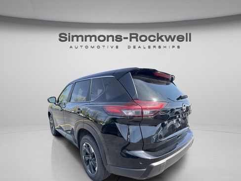 Used 2025 Nissan Rogue SV AWD/4WD image 3