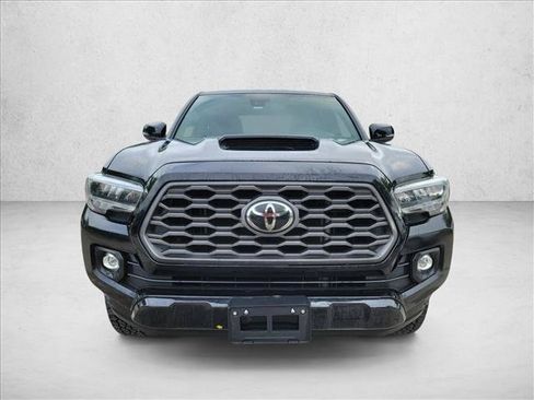 Used 2022 Toyota Tacoma TRD Sport w/ TRD Premium Sport Package RWD image 2