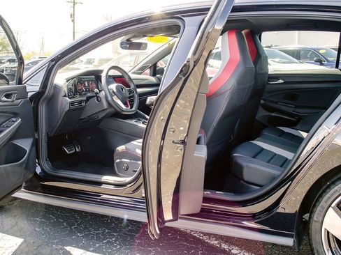 Used 2022 Volkswagen GTI SE FWD image 7