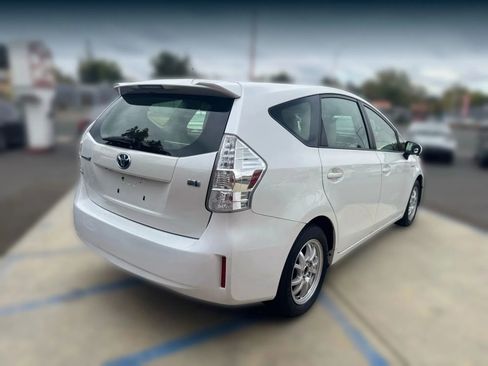 Used 2014 Toyota Prius V Two image 6