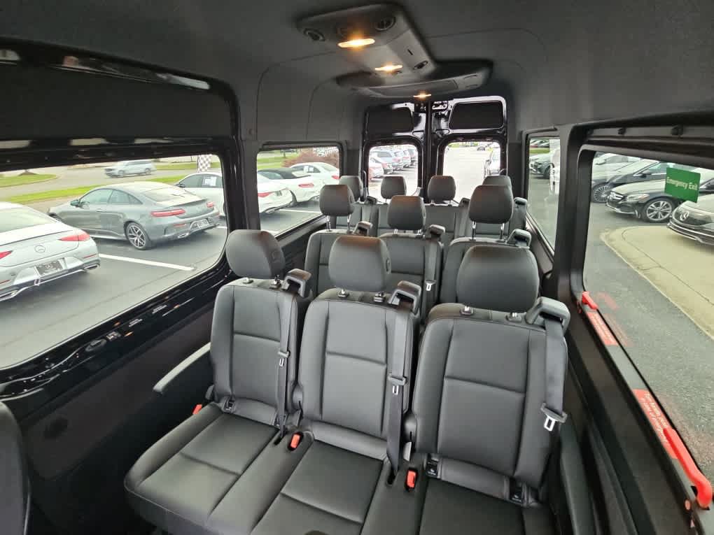 Used 2025 Mercedes-Benz Sprinter 2500 image 12
