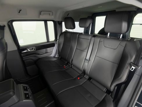 New 2025 INEOS Grenadier Fieldmaster Edition AWD/4WD image 35