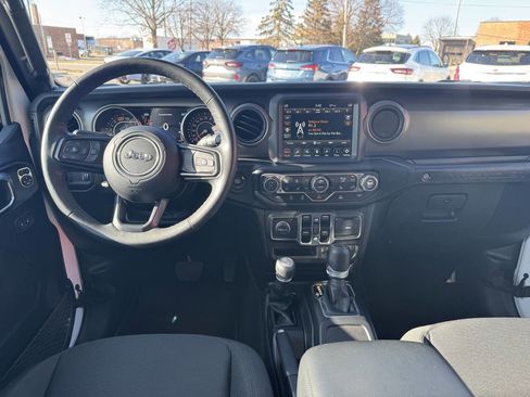 Used 2023 Jeep Wrangler Unlimited Sport image 9
