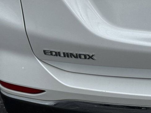 Used 2018 Chevrolet Equinox Premier image 9