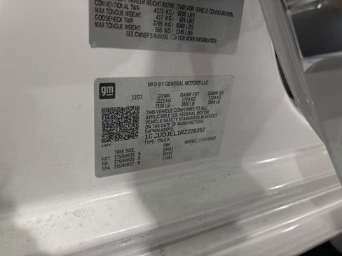 Used 2024 Chevrolet Silverado 1500 High Country w/ Technology Package image 35