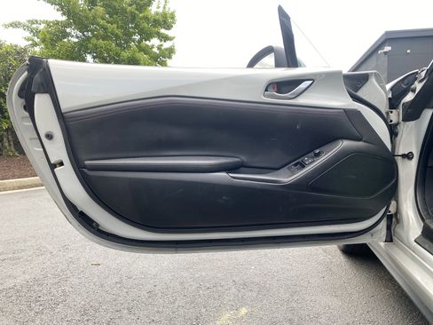 Used 2016 MAZDA MX-5 Miata Grand Touring RWD image 16