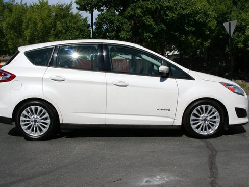 Used 2018 Ford C-MAX SE FWD image 3