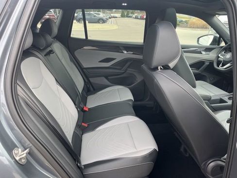 New 2026 Volkswagen Tiguan SE R-Line FWD image 26